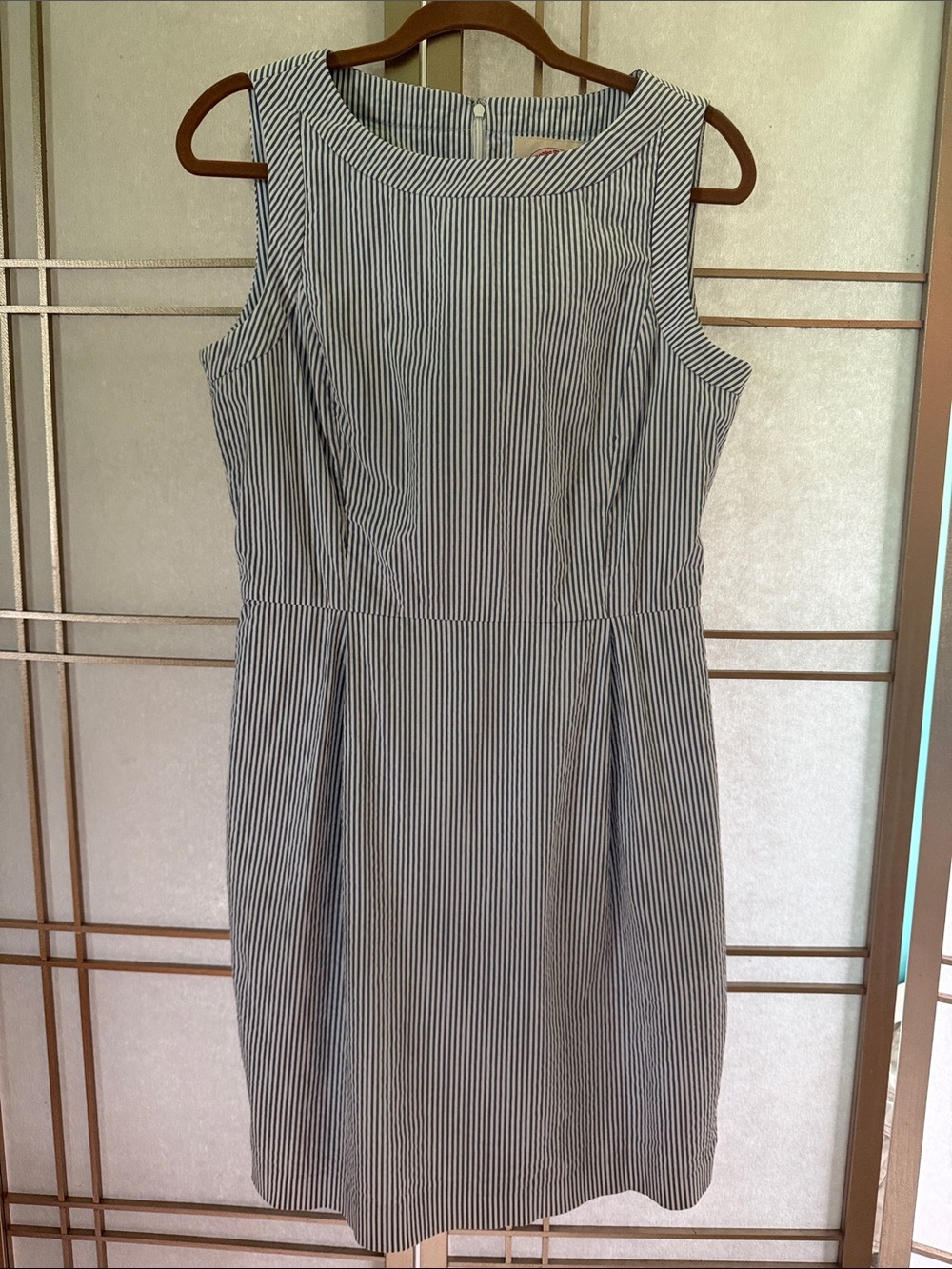 Brooks Brothers sleeveless seersucker sheath dress, size 8